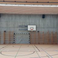Sound reinforcement in sports halls with 15″ installation speakers